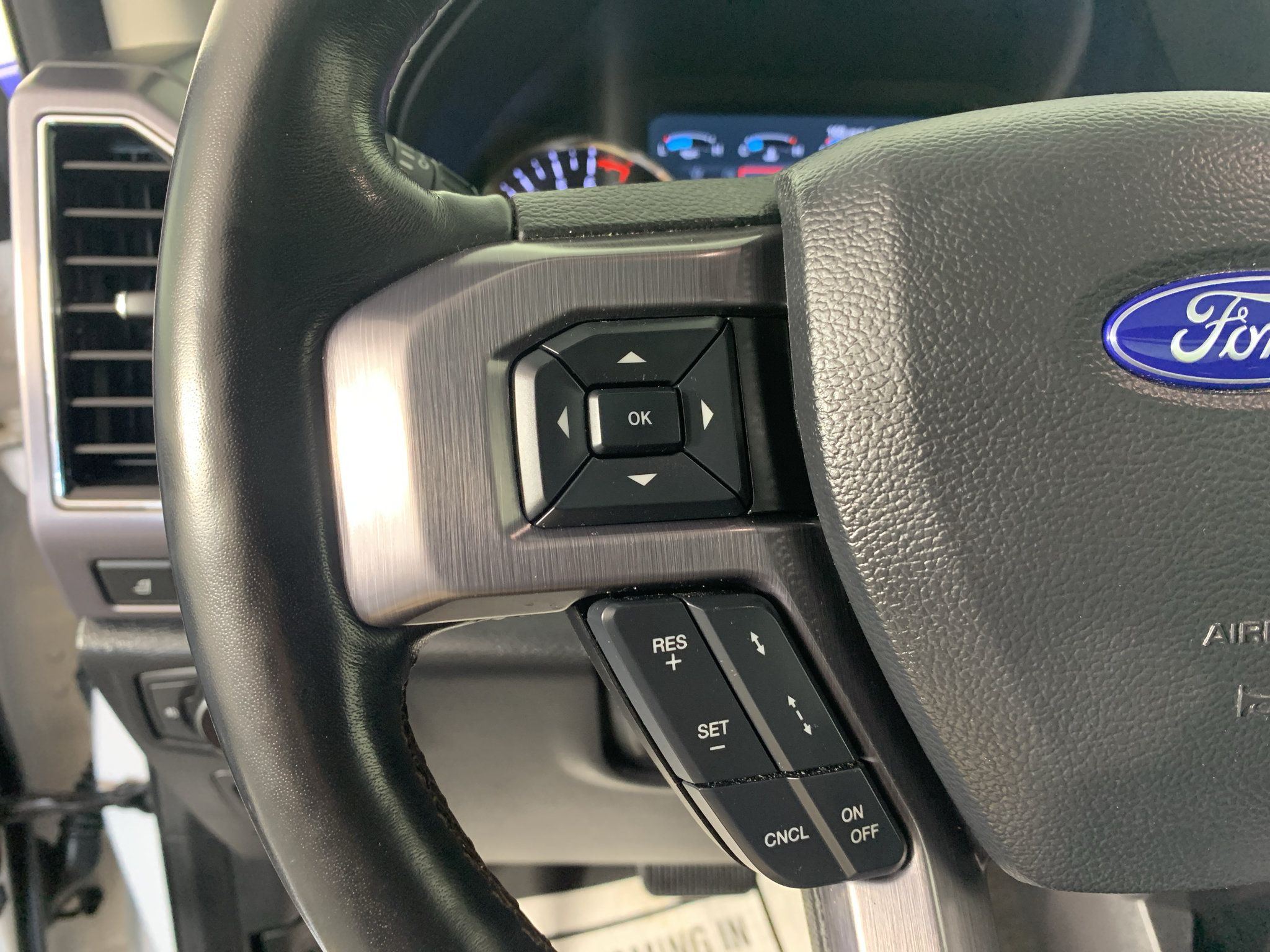 Used 2019 Ford Expedition Platinum AWD/4WD image 17
