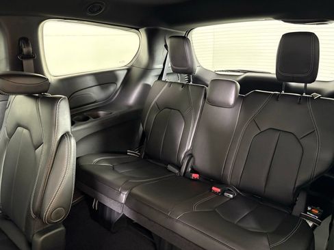 New 2026 Chrysler Pacifica Select FWD image 33