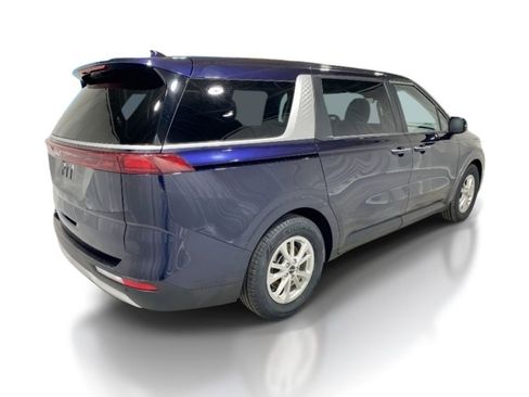 Used 2024 Kia Carnival LX FWD image 7