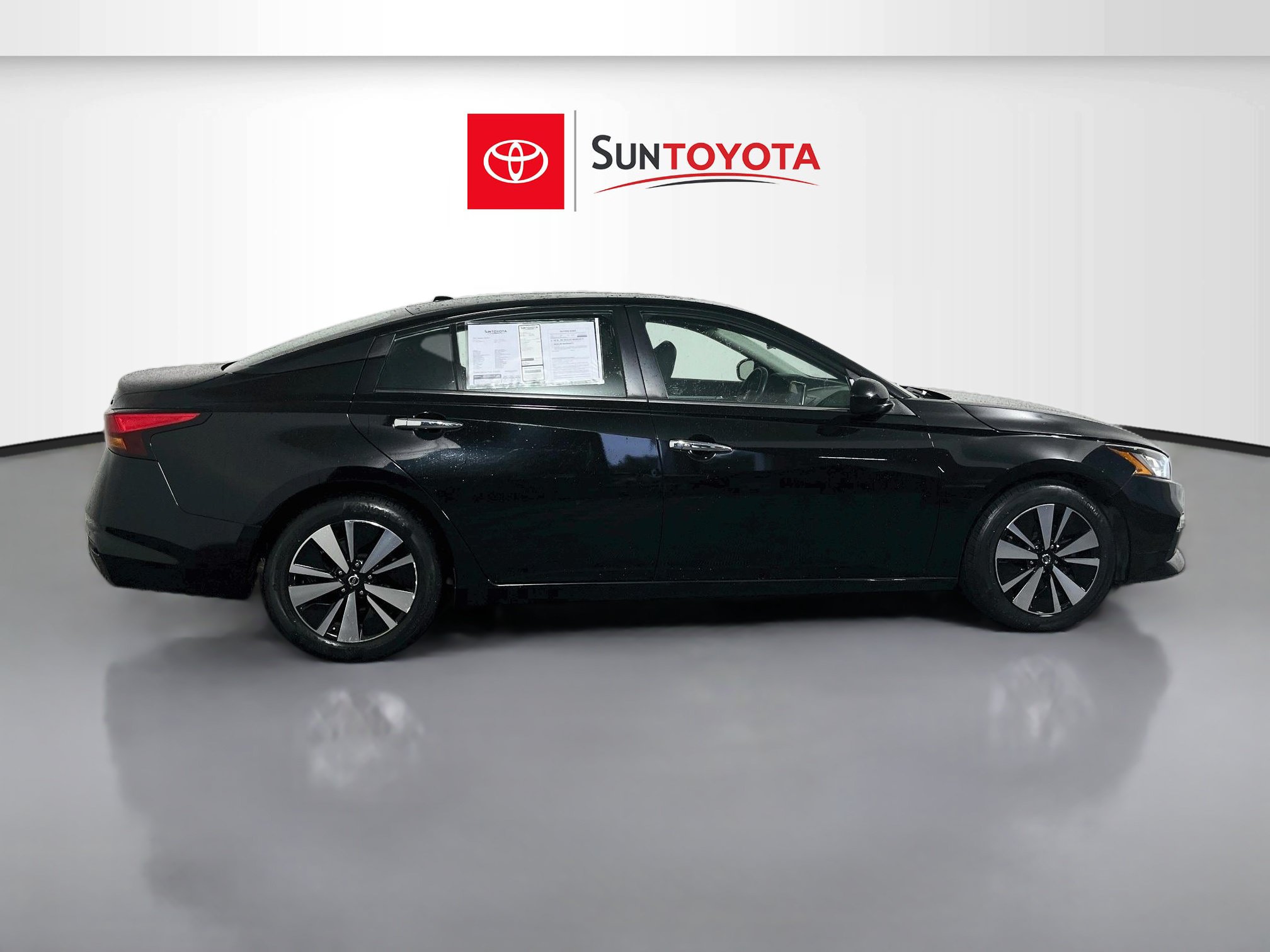 Used 2021 Nissan Altima 2.5 SV FWD image 2