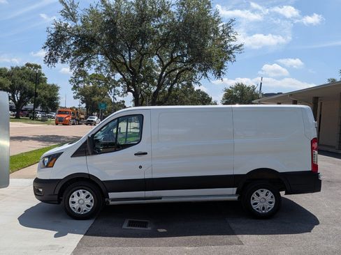 Used 2024 Ford Transit 250 Low Roof w/ Exterior Upgrade Package RWD image 8