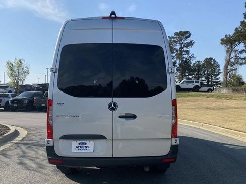 Used 2024 Mercedes-Benz Sprinter 2500 image 4