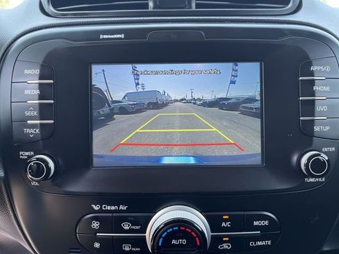 Used 2018 Kia Soul + FWD image 24