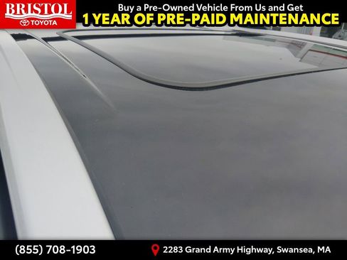 Used 2023 Toyota Highlander XLE AWD/4WD image 9