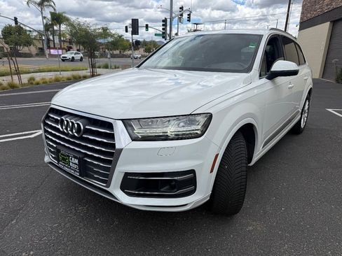 Used 2017 Audi Q7 3.0T Prestige AWD/4WD image 3