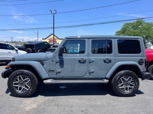 New 2026 Jeep Wrangler Unlimited Sahara AWD/4WD image 4