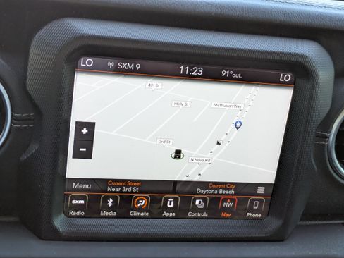 Used 2019 Jeep Wrangler Unlimited Sahara image 26