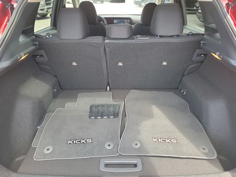Used 2025 Nissan Kicks SV FWD image 12