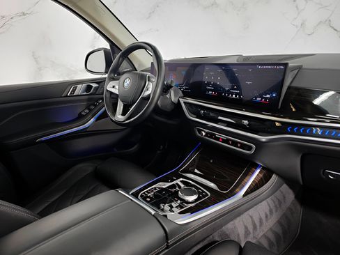 Used 2024 BMW X7 xDrive40i image 6