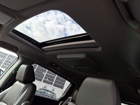 Used 2018 Honda Odyssey Elite image 16