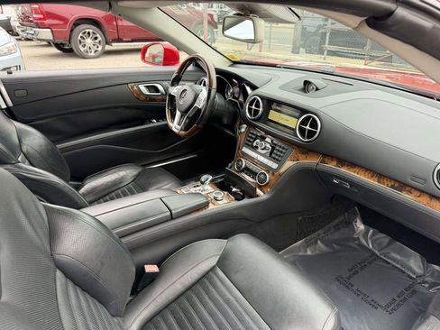 Used 2013 Mercedes-Benz SL 550 image 12