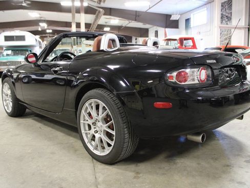 Used 2008 MAZDA MX-5 Miata Grand Touring w/ Premium Pkg image 22
