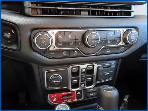 New 2026 Jeep Gladiator Willys image 17