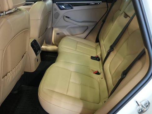 Certified 2026 Porsche Macan AWD/4WD image 27