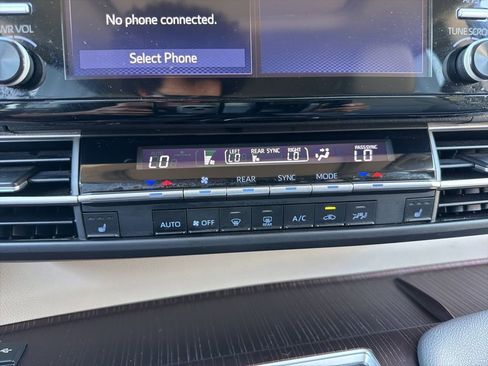Used 2023 Toyota Sienna XLE AWD/4WD image 12