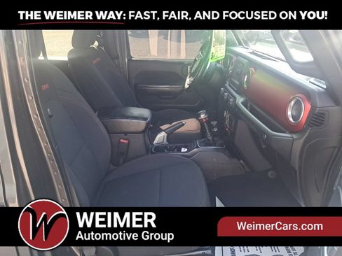 Used 2018 Jeep Wrangler Unlimited Rubicon AWD/4WD image 17