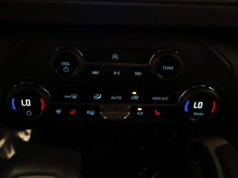 Certified 2025 Ford Bronco Badlands AWD/4WD image 28