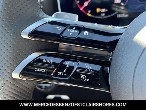 Used 2025 Mercedes-Benz C 300 4MATIC Sedan image 32