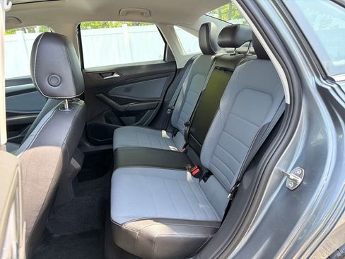 Used 2025 Volkswagen Jetta SE w/ Sunroof Package FWD image 30