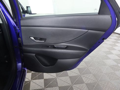 Used 2025 Hyundai Elantra SE FWD image 22