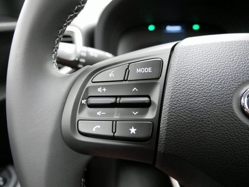 Used 2026 Hyundai Venue SEL FWD image 20