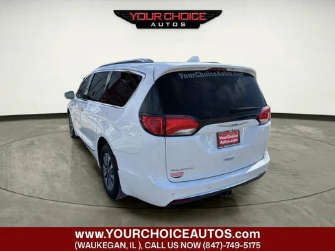 Used 2020 Chrysler Pacifica Touring-L Plus FWD image 3