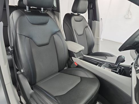 Used 2024 Jeep Compass Latitude w/ Convenience Group AWD/4WD image 10