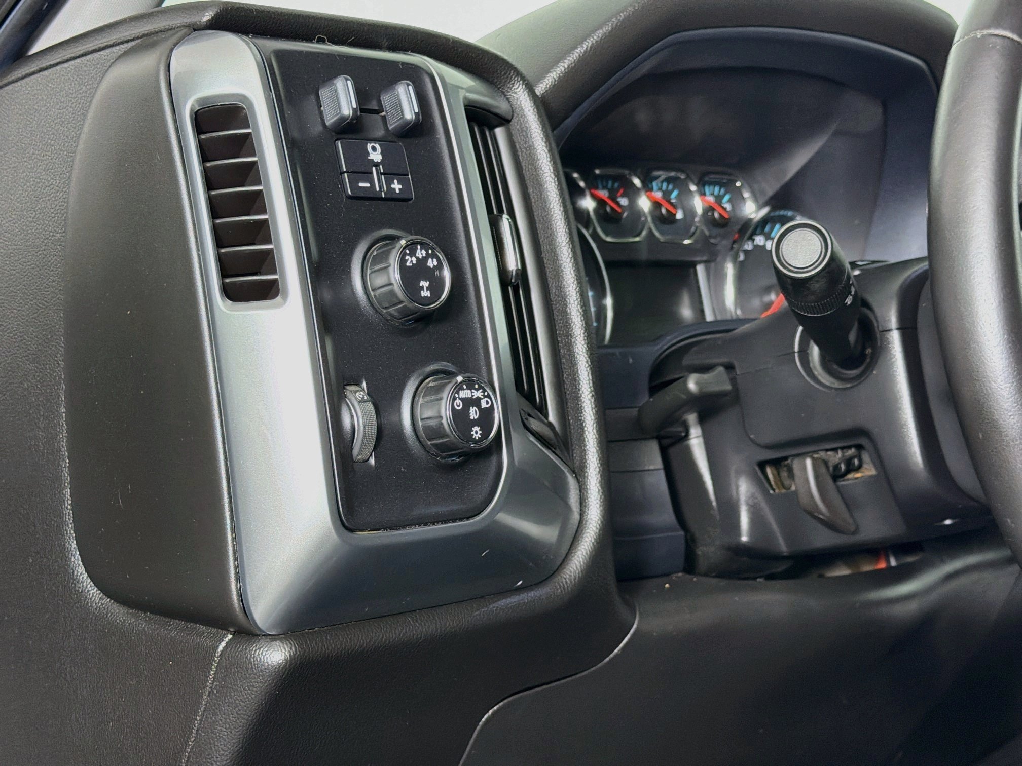 Used 2016 Chevrolet Silverado 2500 LT w/ LT Convenience Package AWD/4WD image 17