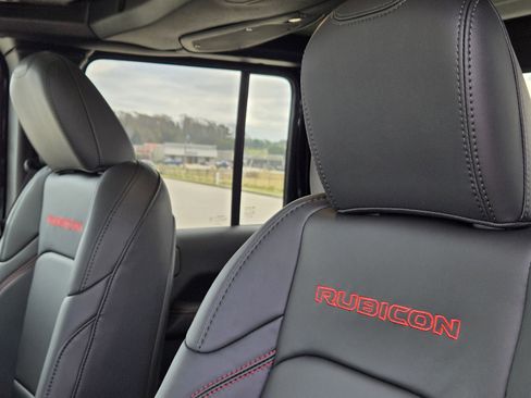 New 2025 Jeep Gladiator Rubicon w/ Convenience Group image 15