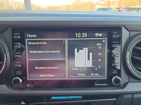 Used 2022 Toyota Tacoma TRD Off-Road image 26