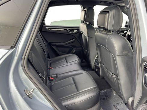 Used 2023 Porsche Macan image 38
