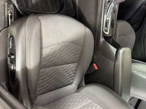 Used 2018 Chevrolet Equinox LT image 10