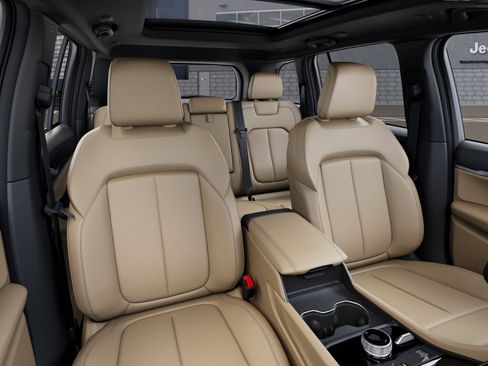 New 2026 Jeep Grand Cherokee Limited AWD/4WD image 9