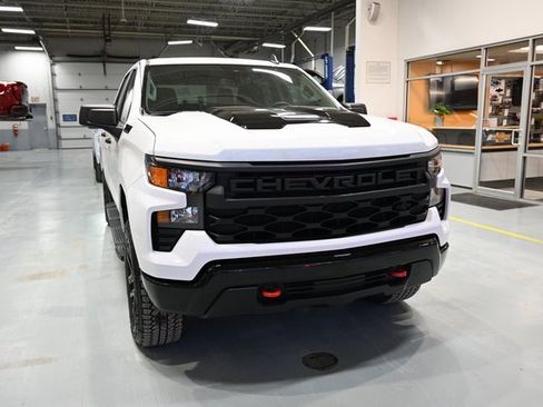 New 2026 Chevrolet Silverado 1500 Custom Trail Boss w/ LPO, Dark Essentials Package image 3
