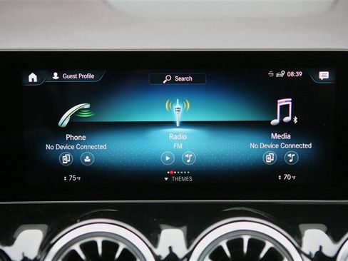 Used 2021 Mercedes-Benz GLA 250 4MATIC w/ Premium Package image 21