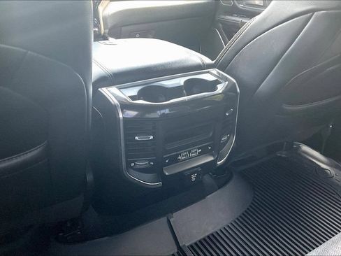 Used 2019 RAM 1500 Laramie AWD/4WD image 25