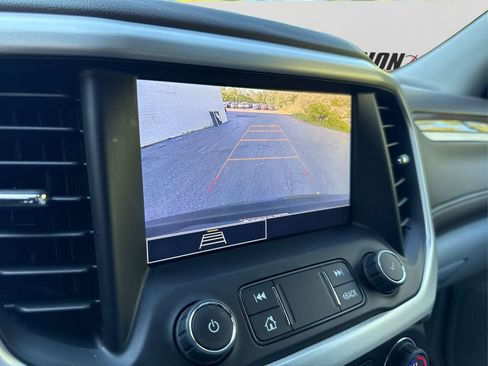 Used 2023 GMC Acadia SLE w/ Driver Convenience Package image 29