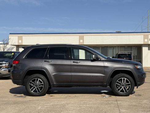 Used 2019 Jeep Grand Cherokee Trailhawk image 3