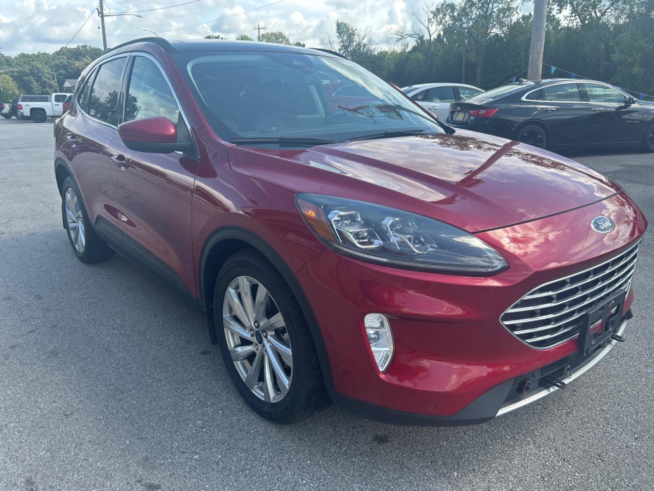 Used 2021 Ford Escape Titanium w/ Titanium Elite Package FWD image 3