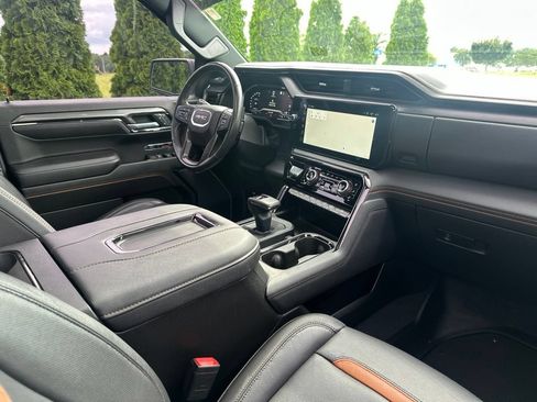 Used 2022 GMC Sierra 1500 AT4 w/ AT4 Premium Package AWD/4WD image 39