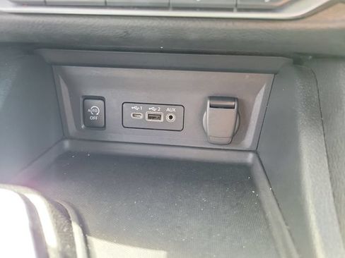 Used 2024 Nissan Sentra SV FWD image 31