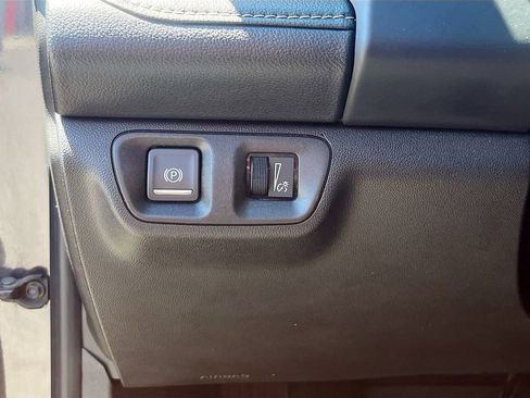 Used 2017 GMC Acadia SLE AWD/4WD image 10