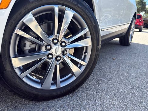 Certified 2024 Cadillac XT5 Premium Luxury FWD image 5