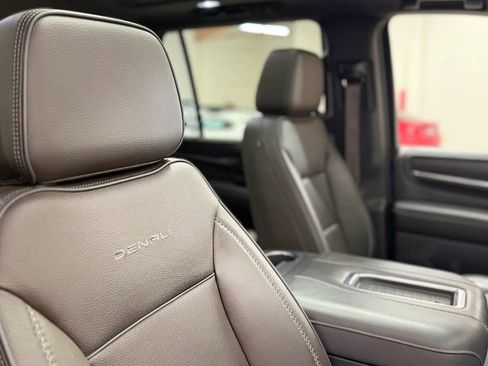 Used 2021 GMC Yukon Denali w/ Denali Premium Package AWD/4WD image 26