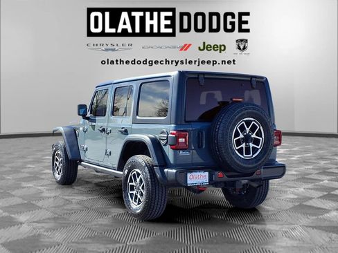 Certified 2024 Jeep Wrangler Unlimited Rubicon image 3