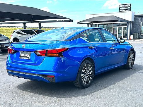 Used 2025 Nissan Altima 2.5 SV FWD image 8