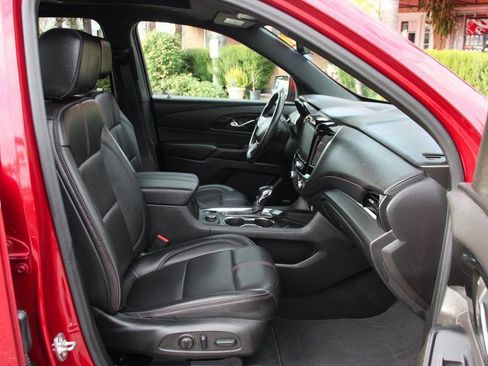 Used 2023 Chevrolet Traverse RS image 47