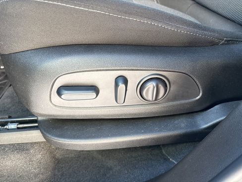 Certified 2023 Chevrolet Traverse LT image 19