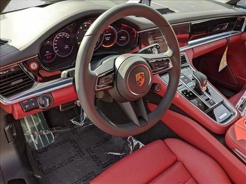 Used 2023 Porsche Panamera 4 Platinum Edition image 4