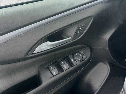 Used 2025 Buick Envista Preferred image 15